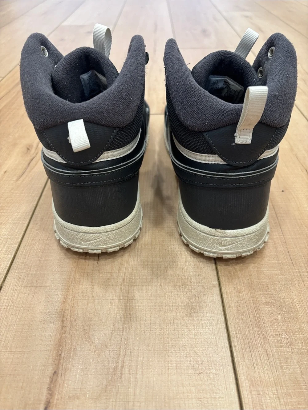 Nike Men’s Vision Court Mid Winter Sneakers